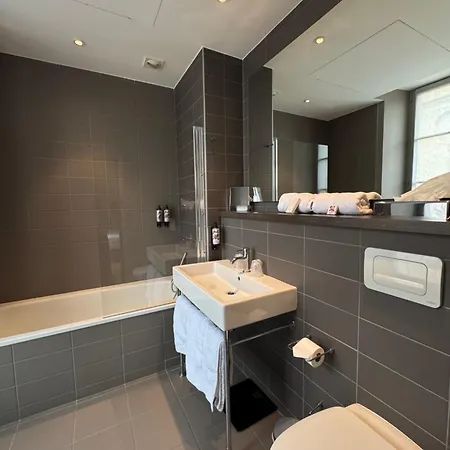 Grand De 4*