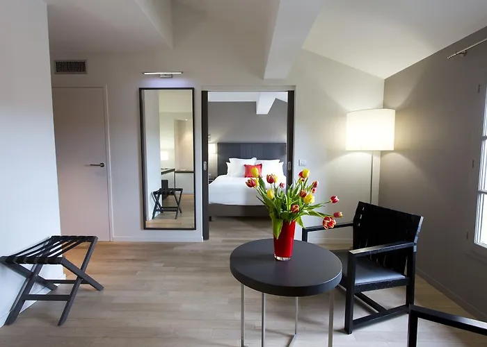 Отель Grand De Castres 4*